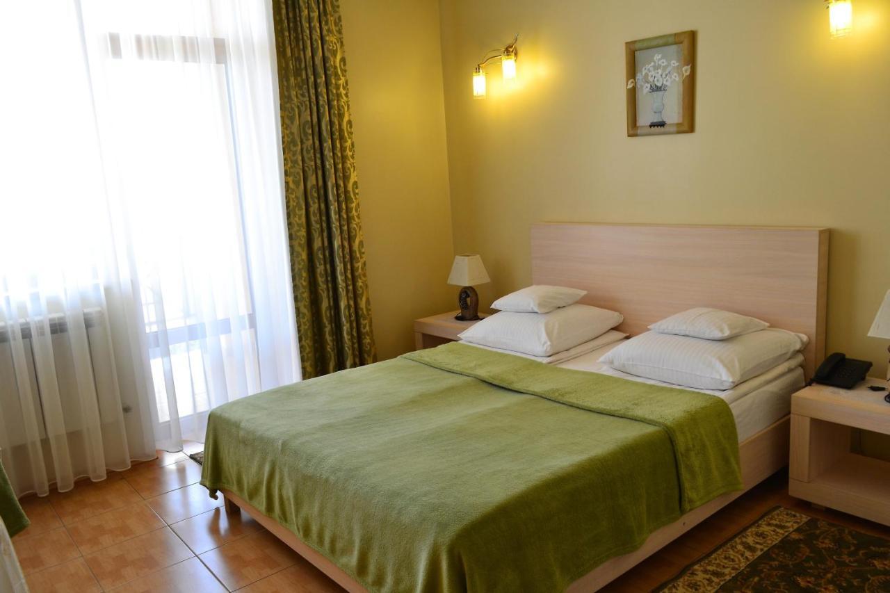Hotel Aquarius Черноморск Екстериор снимка